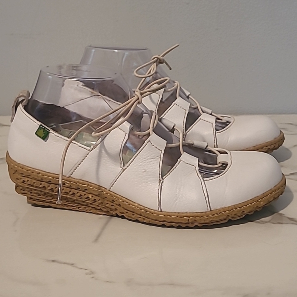 Think! Women's 8.5 White Leather Lace-up Casual Artsy Wedge Loafers Shoes Boho - Picture 2 of 16